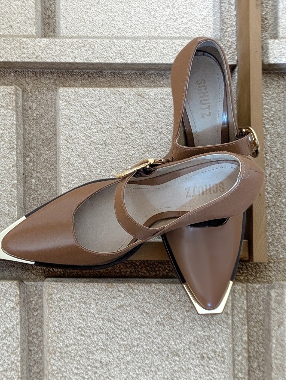 SCHUTZ Tan Pointed Mary Jane Heels with Gold Accents Size 9B